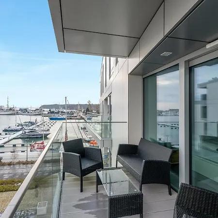 Wave - Yacht Park 3 * غدينيا